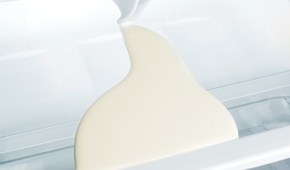 Spillsafe™ glass shelves