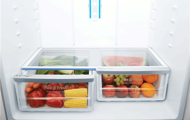 Dual FlexFresh™ easy glide crispers