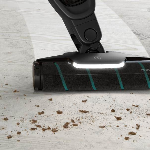 Superior cleaning on hard floors