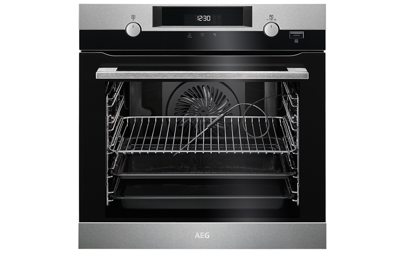 60cm SteamBake Pyroluxe™ Oven (BPK556320M) AEG Australia