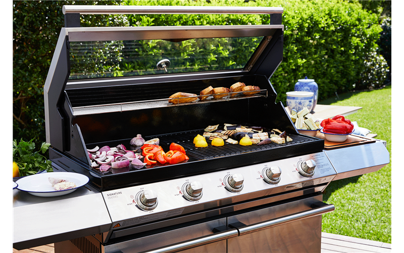 Signature 2000 5 burner freestanding BBQ | Beefeater BBQ