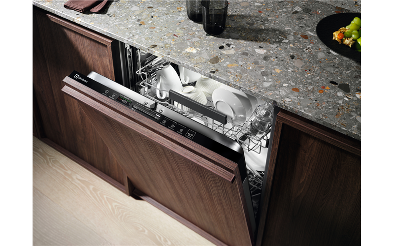 60cm builtunder dishwasher with MyTime™ (ESL69200RO) Electrolux