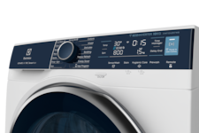 10kg UltimateCare 700 Front load washing machine with SensorWash